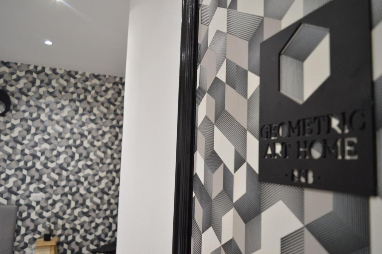 Geometric Art Home Бари Номер фото